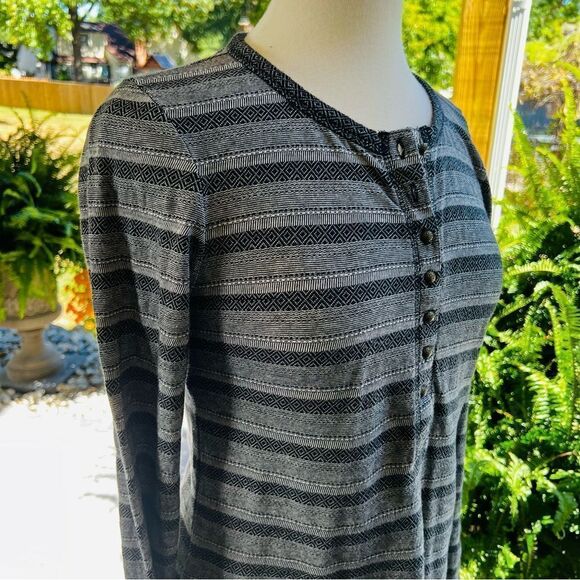 Lucky Brand T-shirt Long Sleeve Multi Design Black Gray & White size Large - Picture 3 of 8